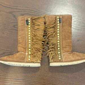 Koolaburra Tan Fringe Boots with Gold Studs